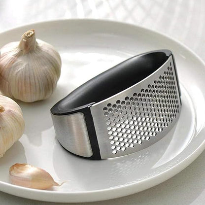 Stainless Steel Garlic Crusher - Ergonomic Design for Easy Crushing and Grinding