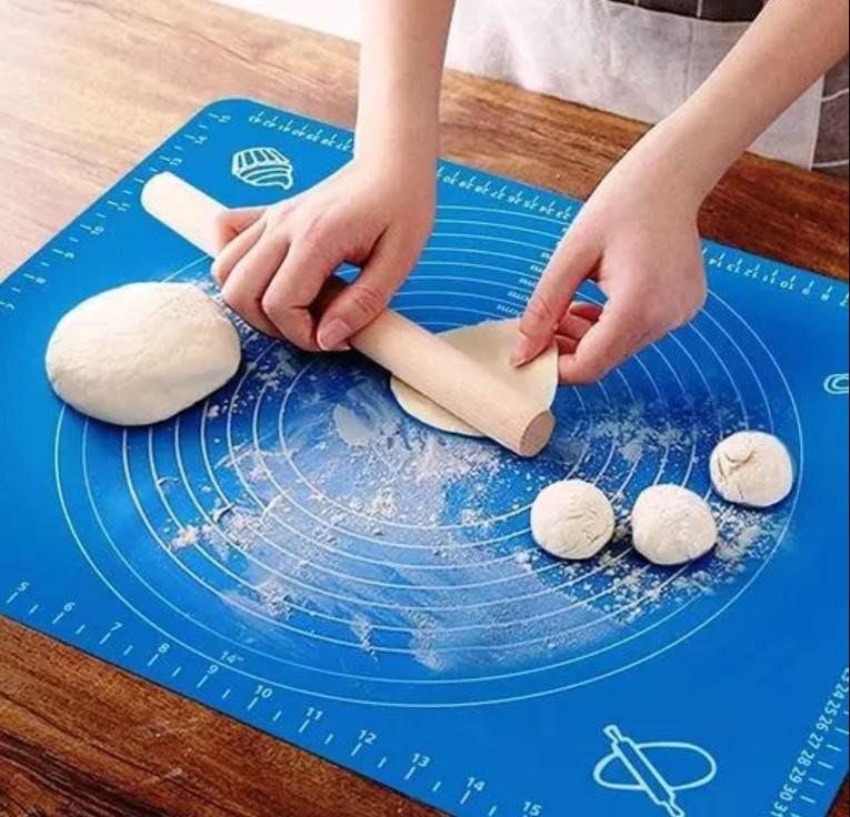 Versatile Silicone Baking Mat for Roti Chapati - Non-Stick and Stretchable Kitchen Mat