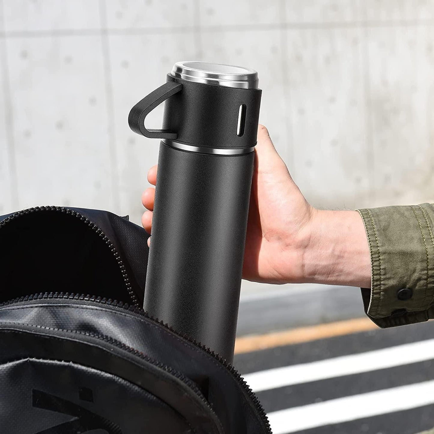 Stay Refreshed On-the-Go with our Double Wall Stainless Steel Vacuum Flask Set - Hot or Cold, Anytime, Anywhere